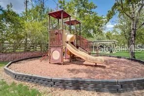 Active With Contract: $199,900 (3 beds, 2 baths, 1244 Square Feet)