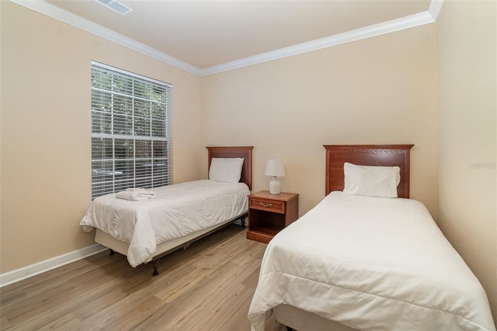 Active With Contract: $199,900 (3 beds, 2 baths, 1244 Square Feet)