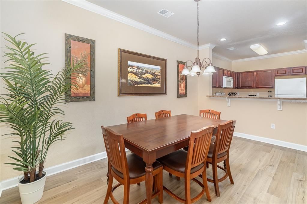 Active With Contract: $199,900 (3 beds, 2 baths, 1244 Square Feet)