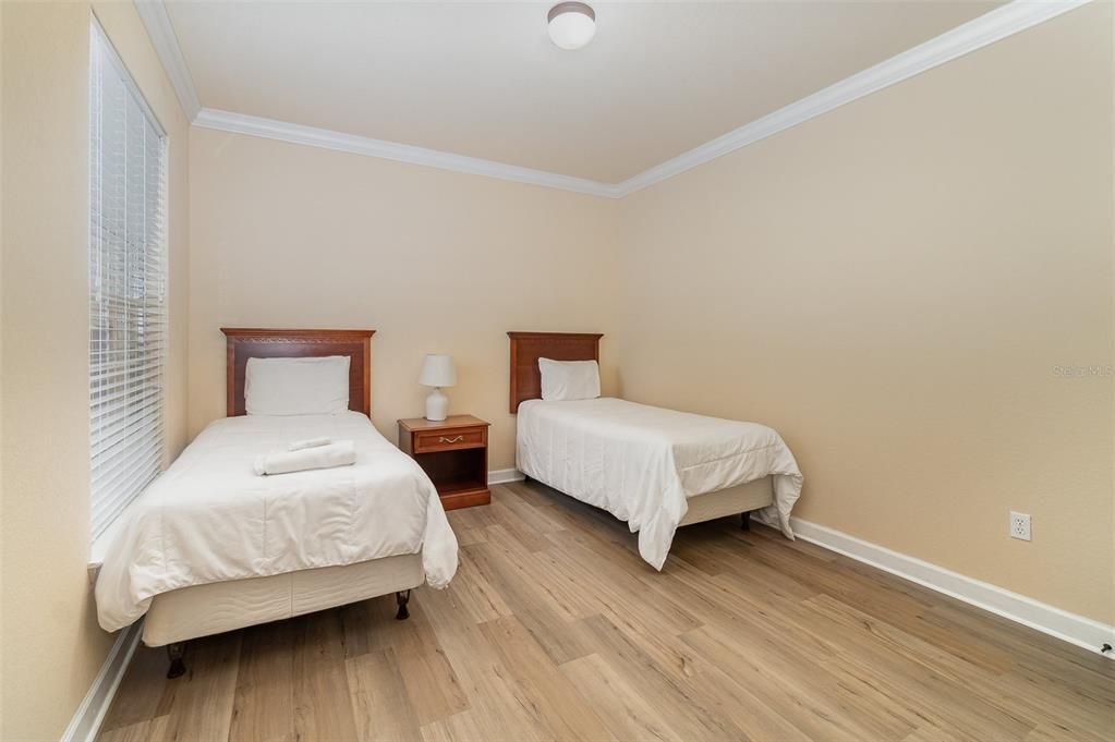Active With Contract: $199,900 (3 beds, 2 baths, 1244 Square Feet)