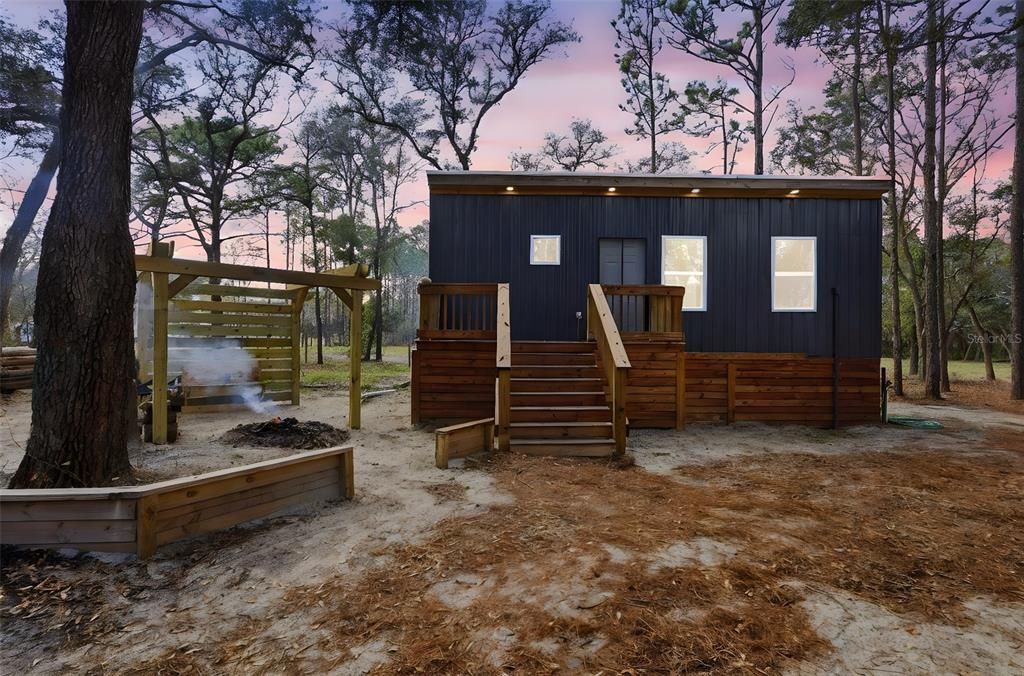 Active With Contract: $154,900 (1 beds, 1 baths, 420 Square Feet)