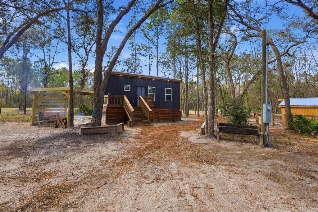 Active With Contract: $154,900 (1 beds, 1 baths, 420 Square Feet)