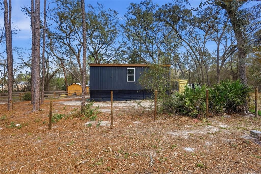 Active With Contract: $154,900 (1 beds, 1 baths, 420 Square Feet)