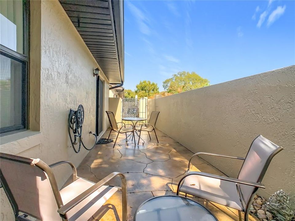 Active With Contract: $215,000 (2 beds, 2 baths, 1682 Square Feet)