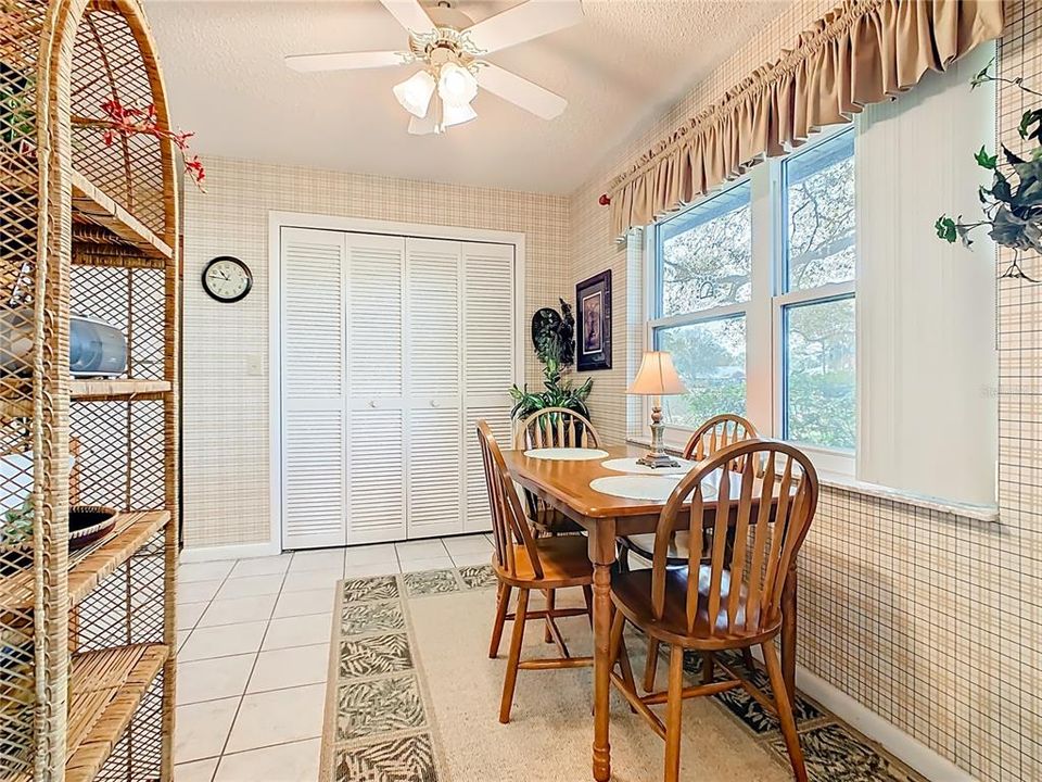 Active With Contract: $215,000 (2 beds, 2 baths, 1682 Square Feet)
