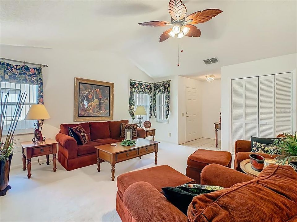 Active With Contract: $215,000 (2 beds, 2 baths, 1682 Square Feet)