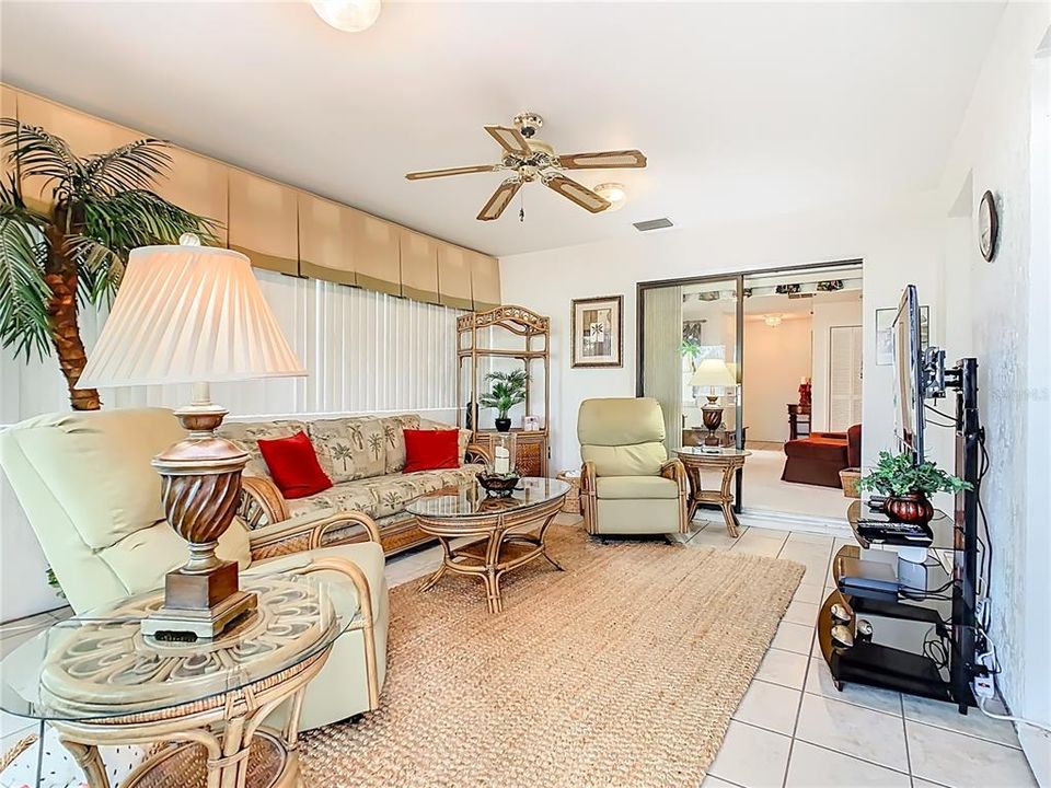 Active With Contract: $215,000 (2 beds, 2 baths, 1682 Square Feet)