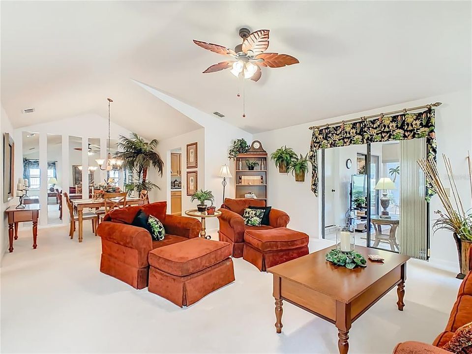Active With Contract: $215,000 (2 beds, 2 baths, 1682 Square Feet)