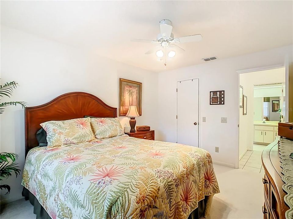 Active With Contract: $215,000 (2 beds, 2 baths, 1682 Square Feet)