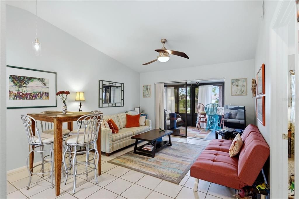 Active With Contract: $139,900 (1 beds, 1 baths, 555 Square Feet)
