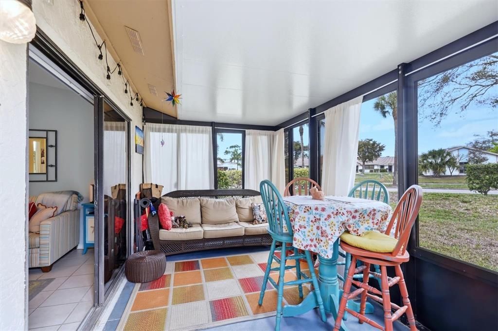 Active With Contract: $139,900 (1 beds, 1 baths, 555 Square Feet)