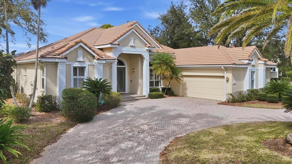 Activo con contrato: $1,499,000 (3 camas, 3 baños, 3246 Pies cuadrados)