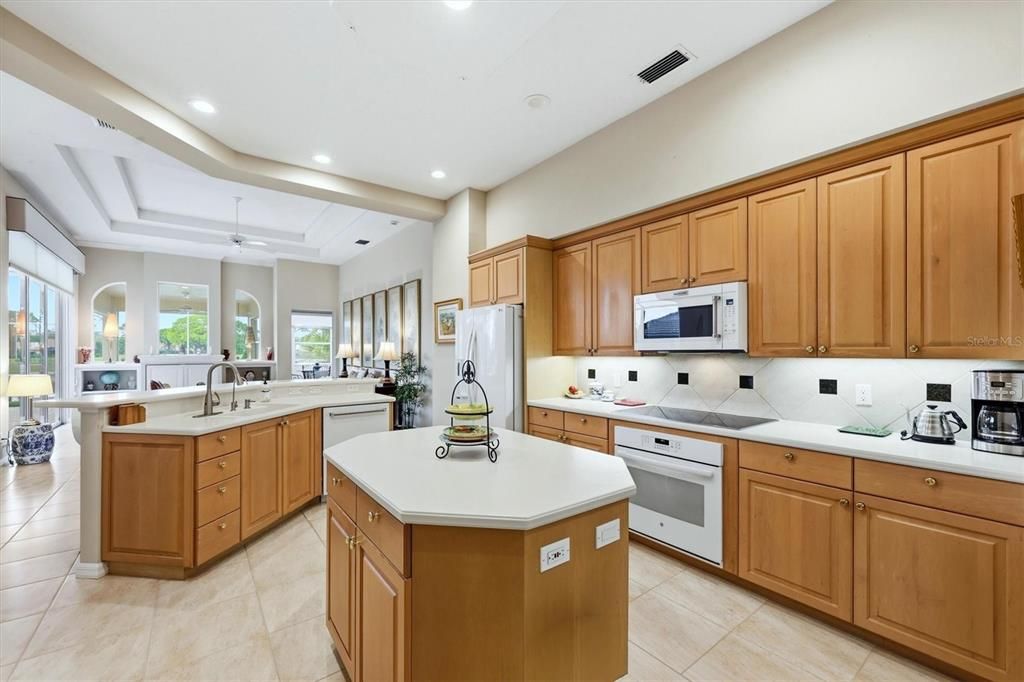 Activo con contrato: $1,499,000 (3 camas, 3 baños, 3246 Pies cuadrados)