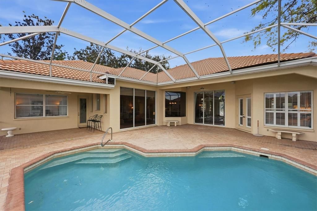 Activo con contrato: $1,499,000 (3 camas, 3 baños, 3246 Pies cuadrados)