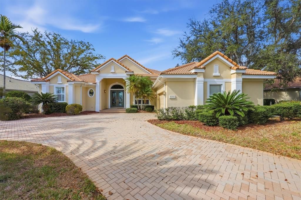 Activo con contrato: $1,499,000 (3 camas, 3 baños, 3246 Pies cuadrados)