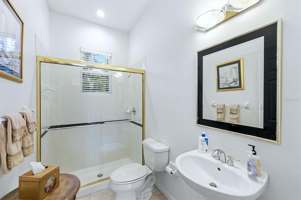 Activo con contrato: $1,499,000 (3 camas, 3 baños, 3246 Pies cuadrados)