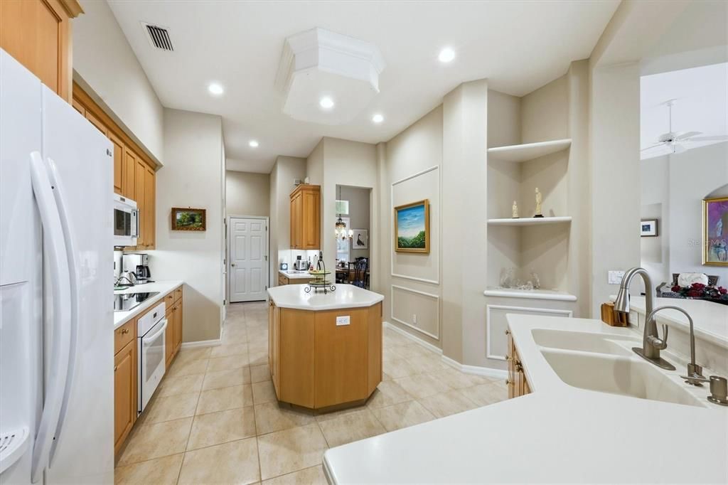 Activo con contrato: $1,499,000 (3 camas, 3 baños, 3246 Pies cuadrados)