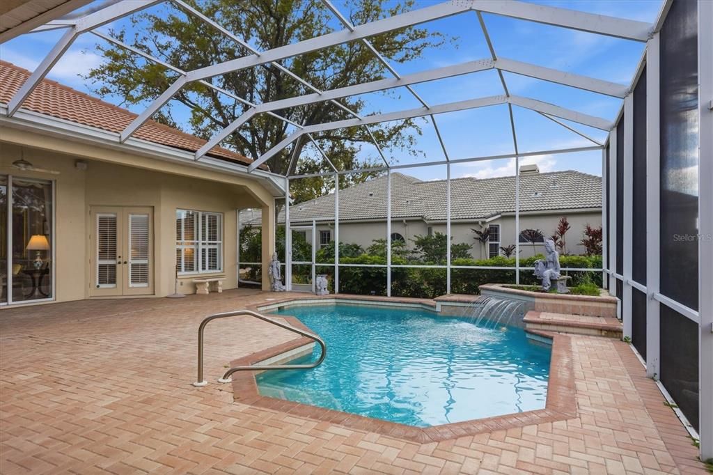 Activo con contrato: $1,499,000 (3 camas, 3 baños, 3246 Pies cuadrados)