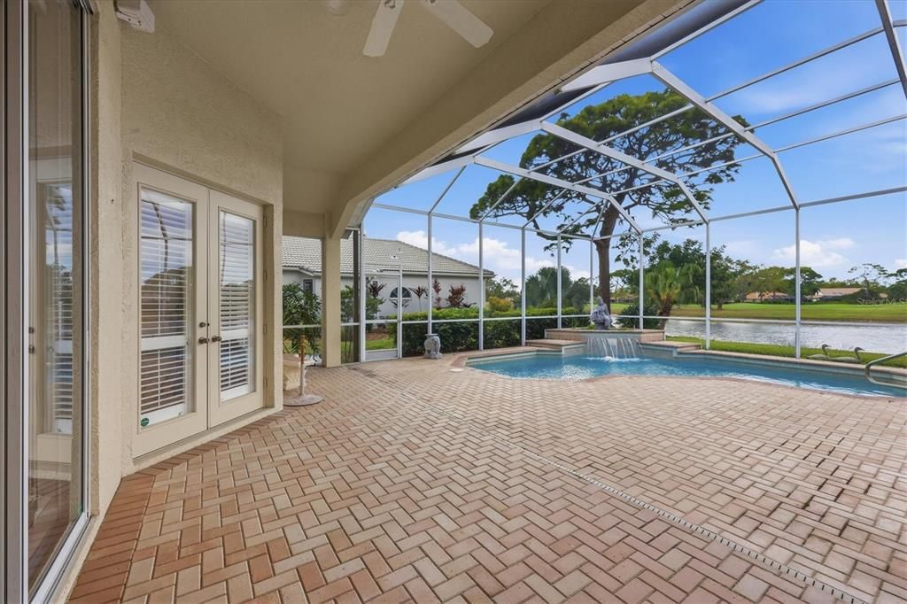 Activo con contrato: $1,499,000 (3 camas, 3 baños, 3246 Pies cuadrados)