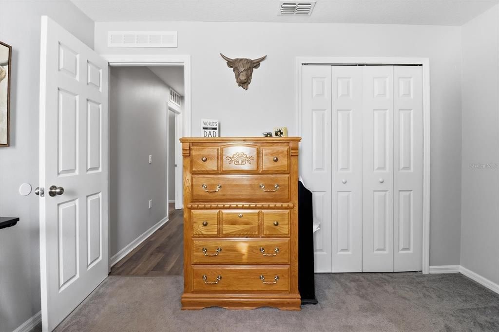 For Sale: $534,900 (6 beds, 4 baths, 4040 Square Feet)