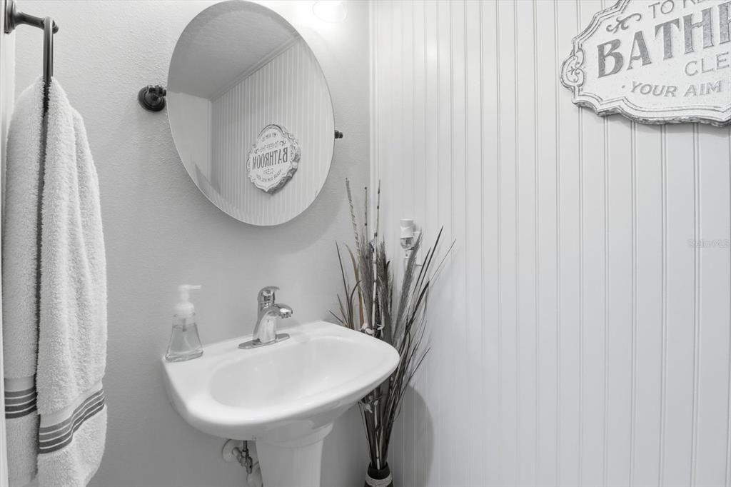 For Sale: $534,900 (6 beds, 4 baths, 4040 Square Feet)