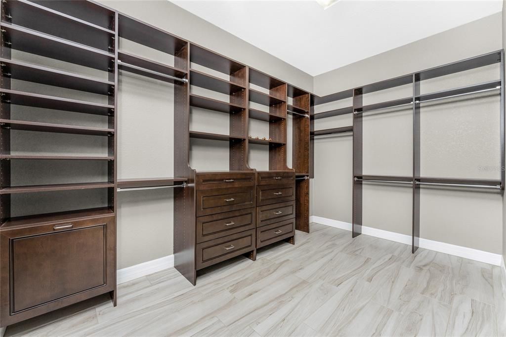 En Venta: $625,000 (6 camas, 4 baños, 3294 Pies cuadrados)
