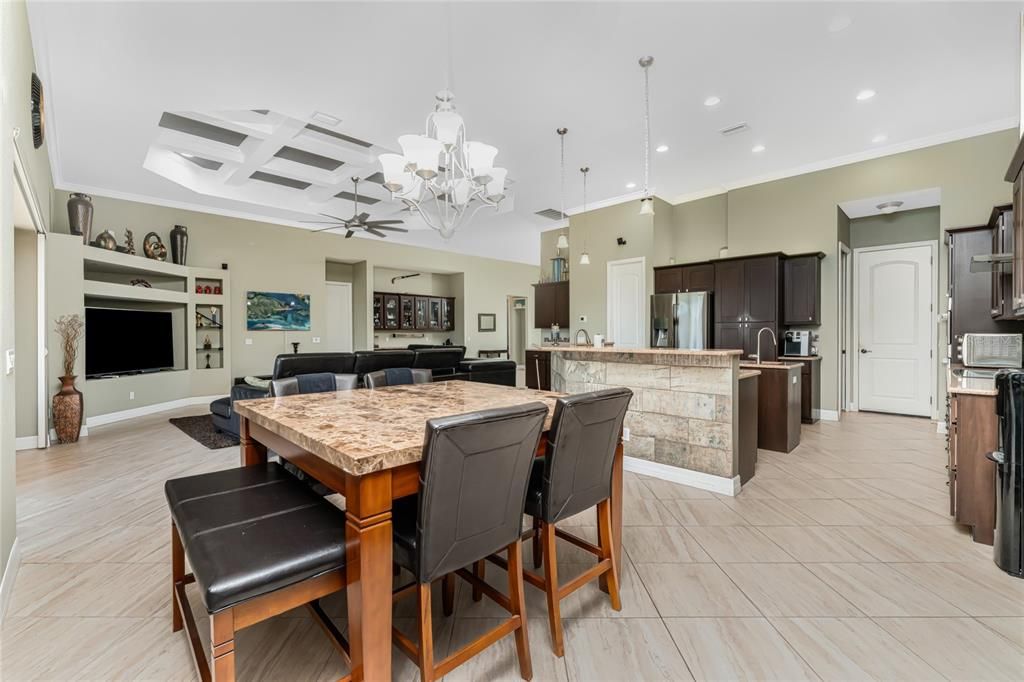 En Venta: $625,000 (6 camas, 4 baños, 3294 Pies cuadrados)