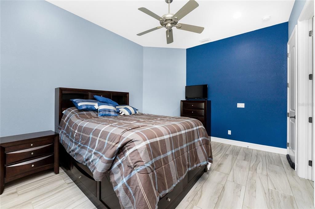En Venta: $625,000 (6 camas, 4 baños, 3294 Pies cuadrados)