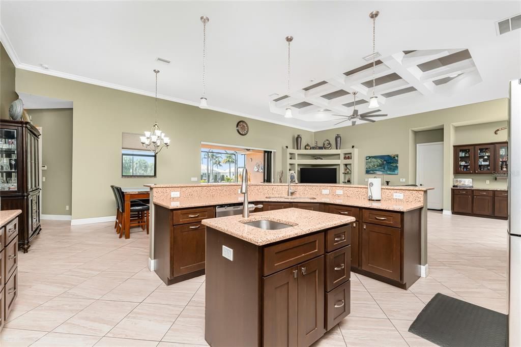 En Venta: $625,000 (6 camas, 4 baños, 3294 Pies cuadrados)