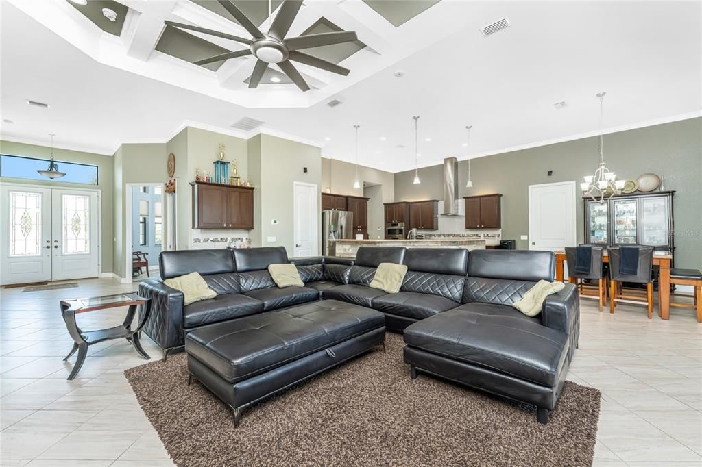 En Venta: $625,000 (6 camas, 4 baños, 3294 Pies cuadrados)