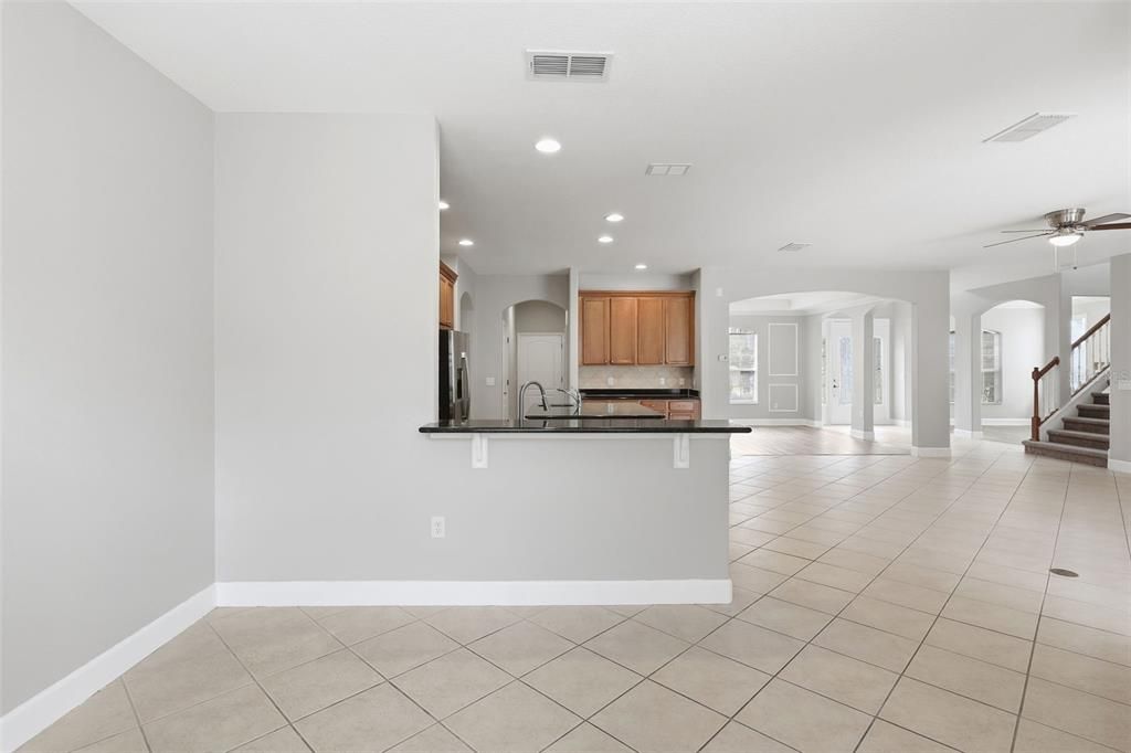 Active With Contract: $687,400 (6 beds, 4 baths, 3994 Square Feet)