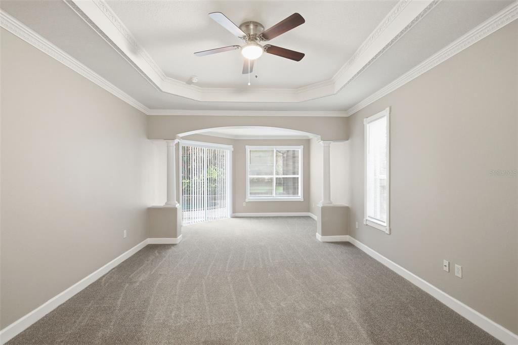 Active With Contract: $687,400 (6 beds, 4 baths, 3994 Square Feet)