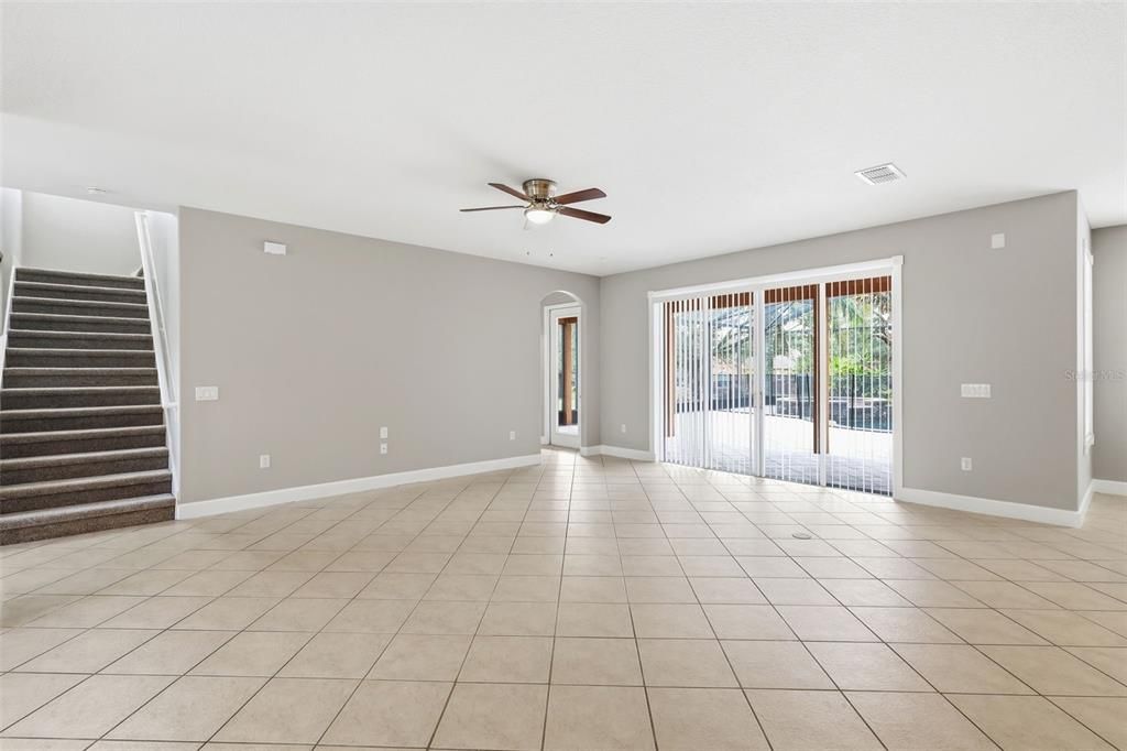Active With Contract: $687,400 (6 beds, 4 baths, 3994 Square Feet)