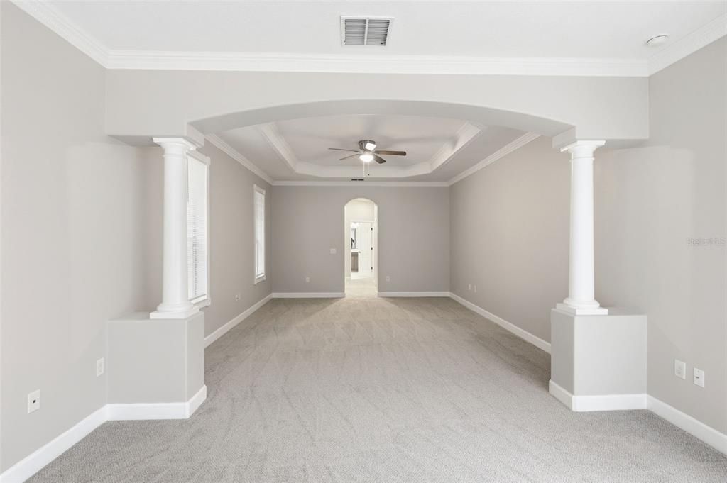 Active With Contract: $687,400 (6 beds, 4 baths, 3994 Square Feet)