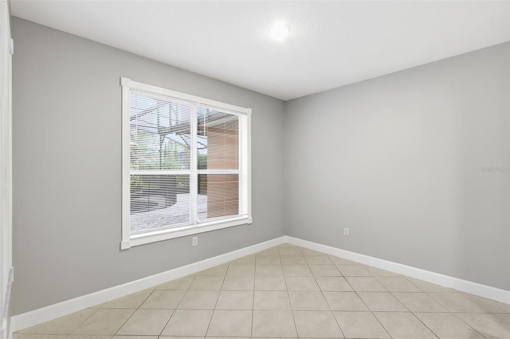 Active With Contract: $687,400 (6 beds, 4 baths, 3994 Square Feet)