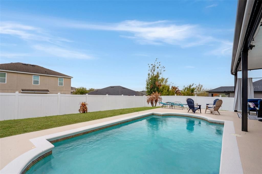 Activo con contrato: $539,900 (4 camas, 2 baños, 2836 Pies cuadrados)