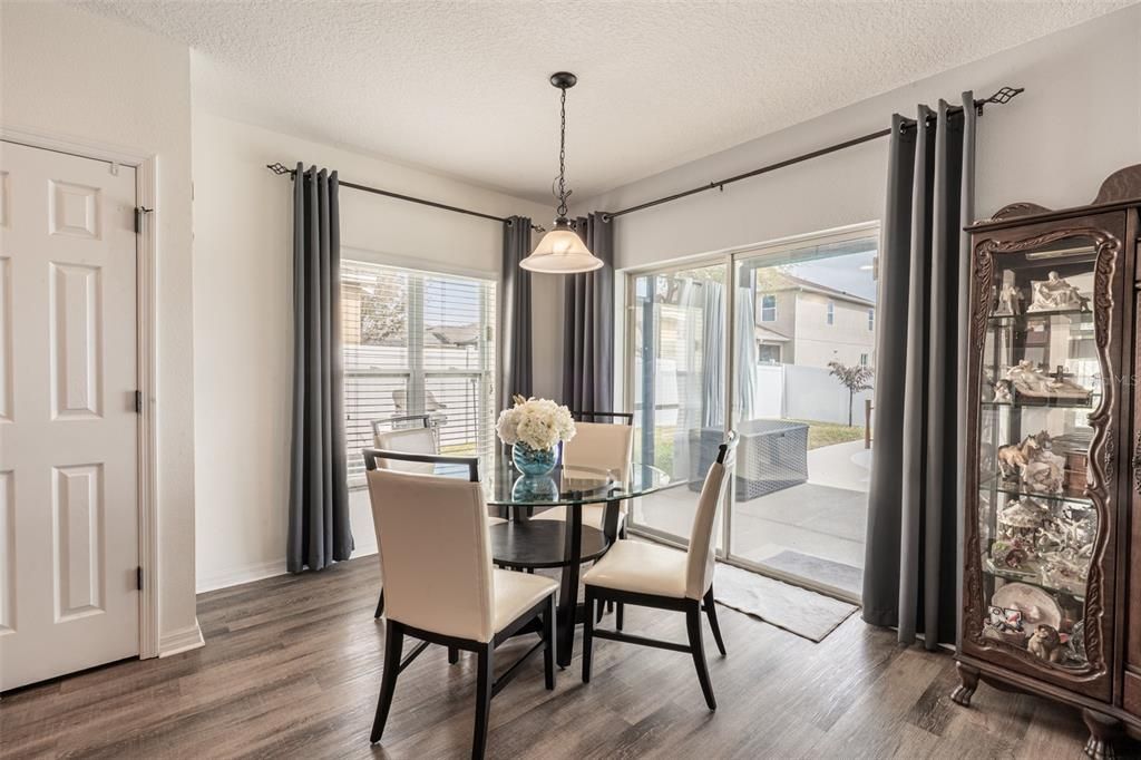 Activo con contrato: $539,900 (4 camas, 2 baños, 2836 Pies cuadrados)
