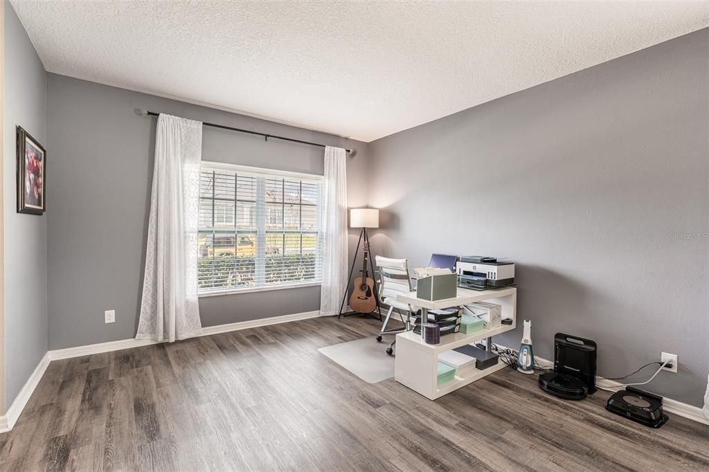 Activo con contrato: $539,900 (4 camas, 2 baños, 2836 Pies cuadrados)
