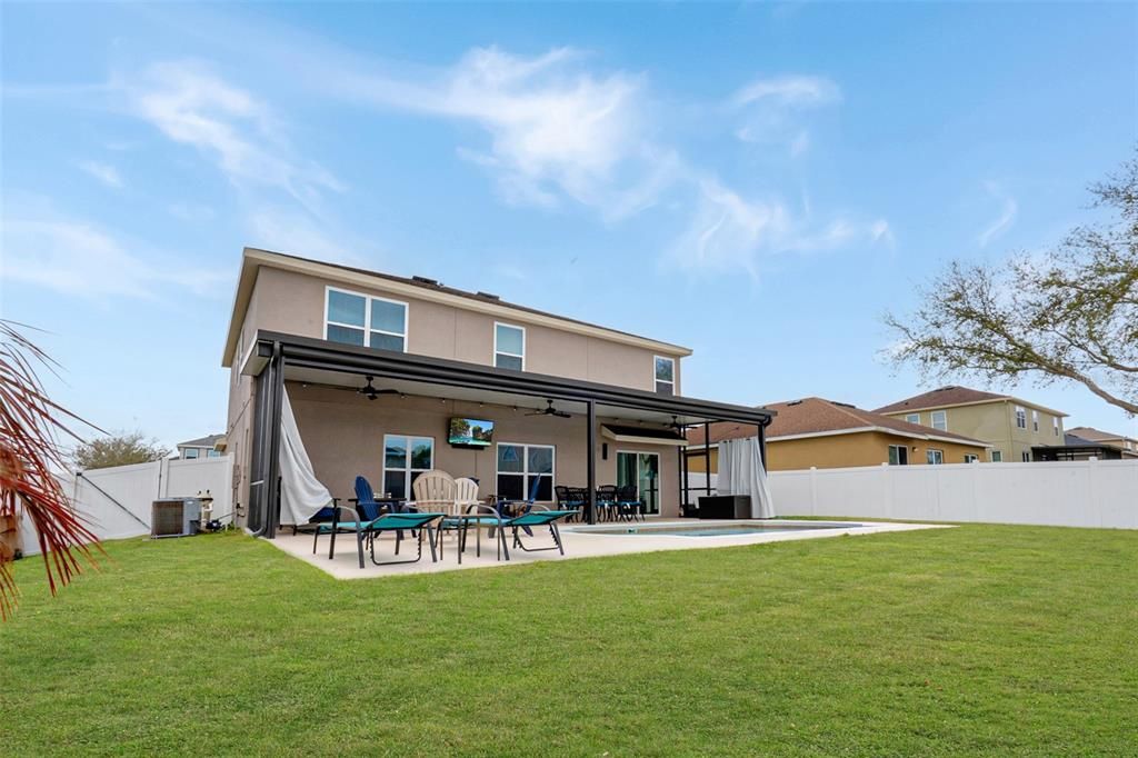 Activo con contrato: $539,900 (4 camas, 2 baños, 2836 Pies cuadrados)