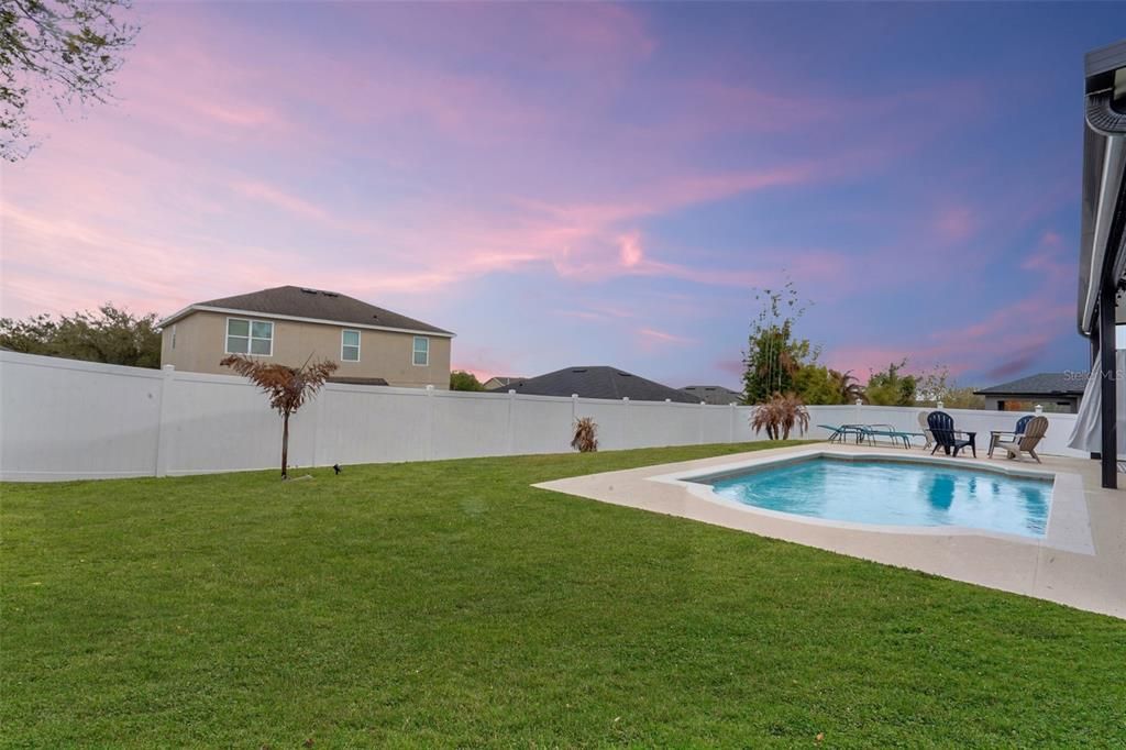 Activo con contrato: $539,900 (4 camas, 2 baños, 2836 Pies cuadrados)