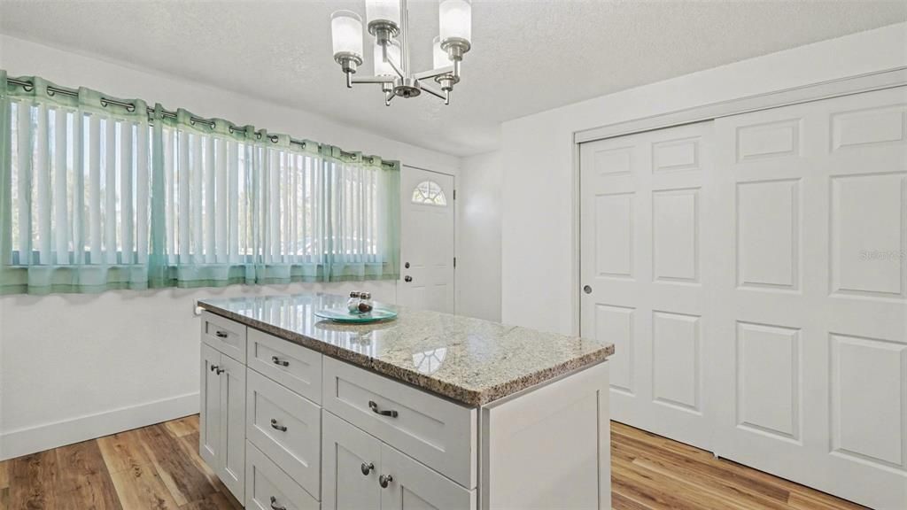 En Venta: $279,000 (2 camas, 2 baños, 1264 Pies cuadrados)