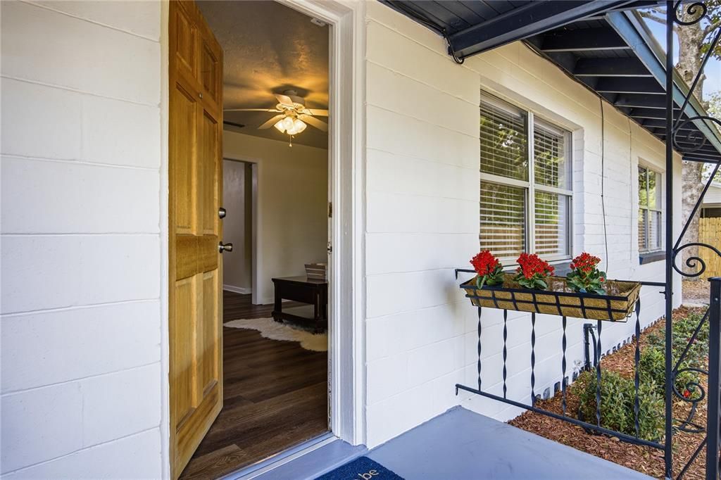 На продажу: $269,000 (2 спален, 1 ванн, 1201 Квадратных фут)