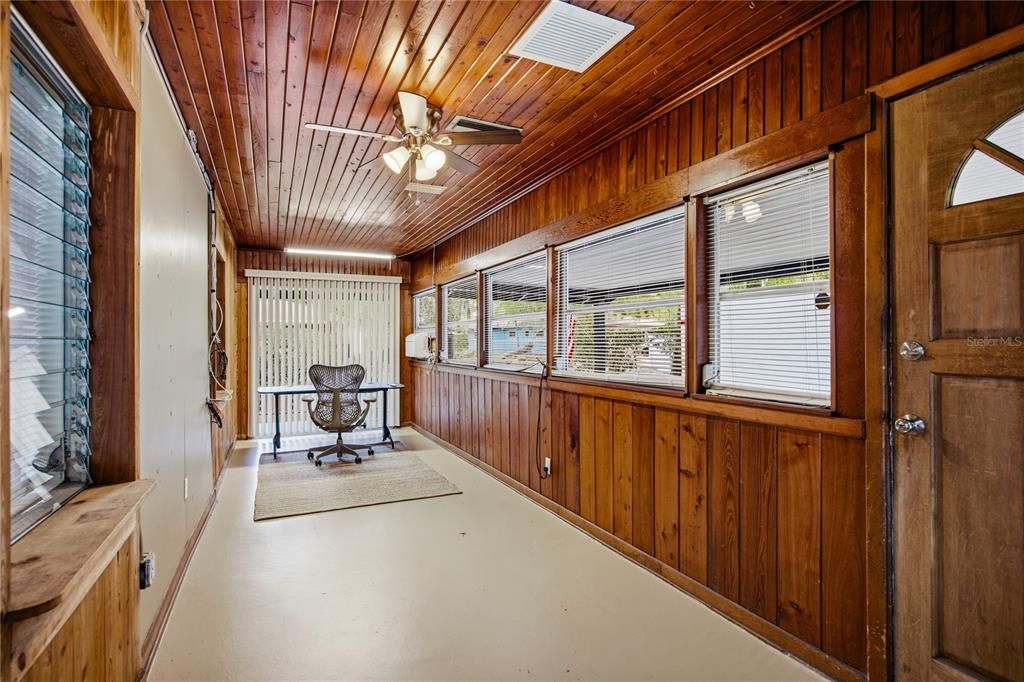 На продажу: $269,000 (2 спален, 1 ванн, 1201 Квадратных фут)