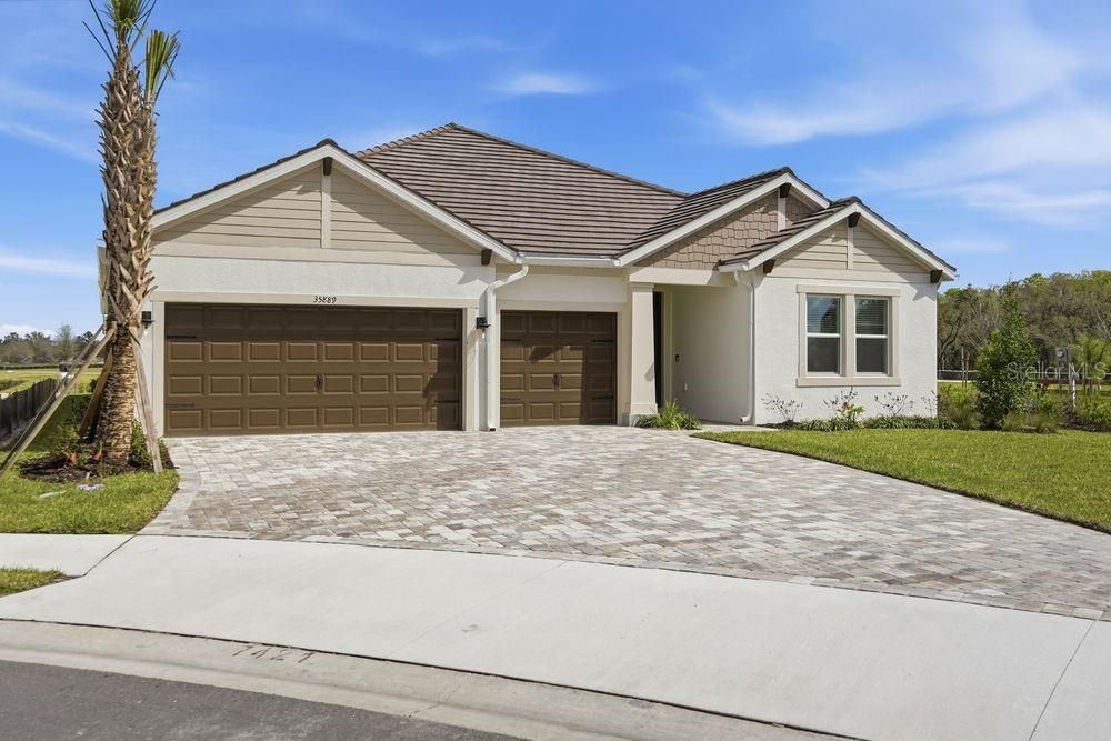 Activo con contrato: $639,999 (4 camas, 4 baños, 2921 Pies cuadrados)