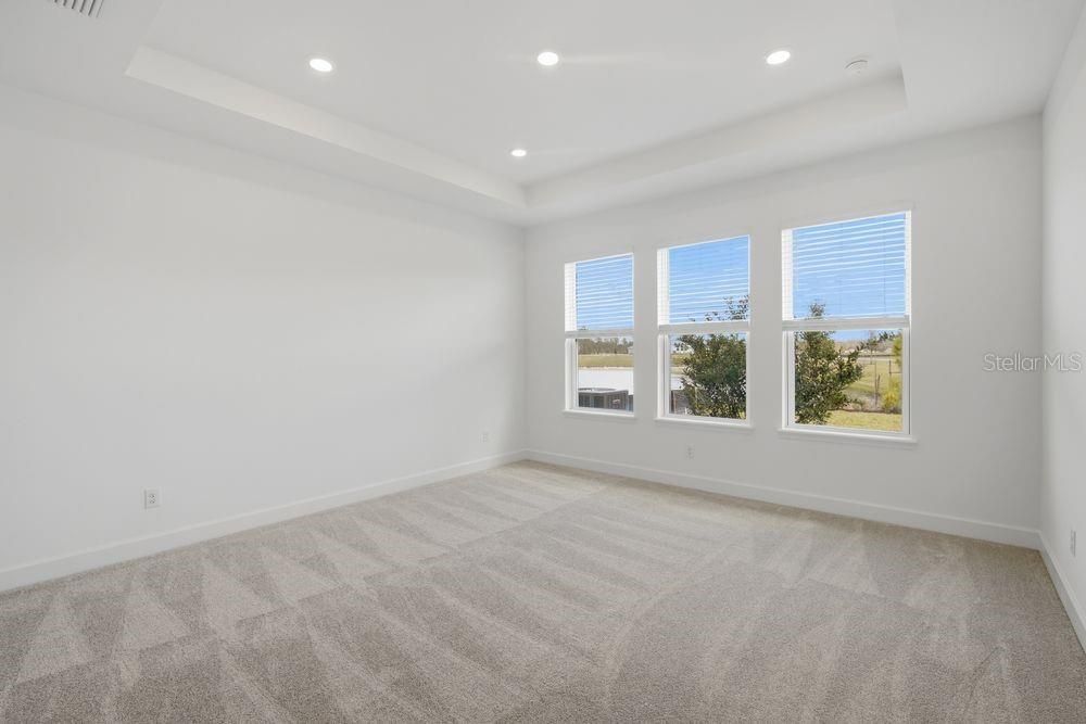 Activo con contrato: $639,999 (4 camas, 4 baños, 2921 Pies cuadrados)