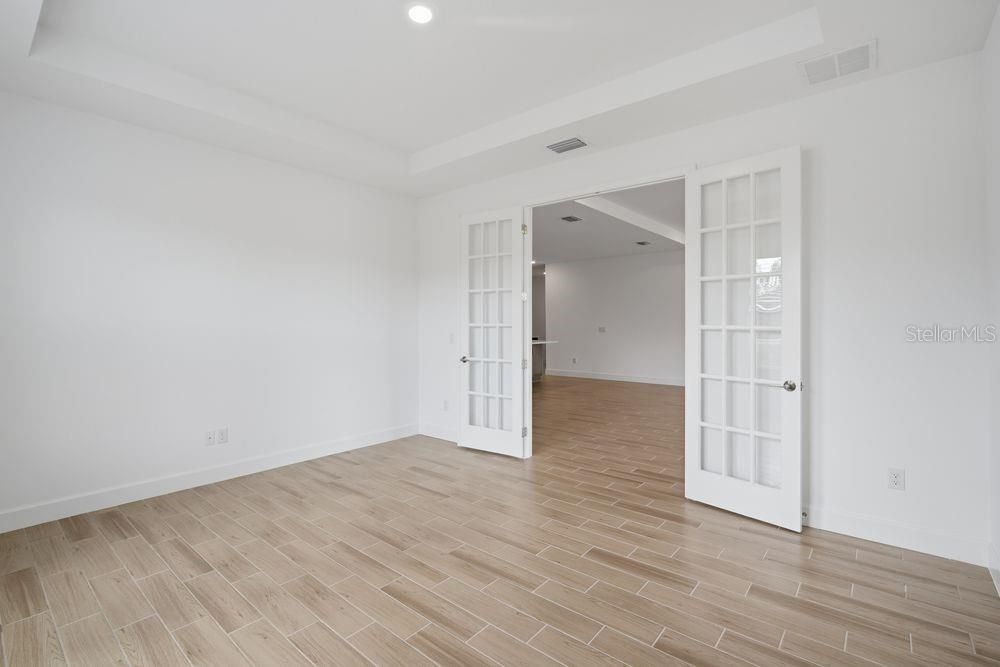 Activo con contrato: $639,999 (4 camas, 4 baños, 2921 Pies cuadrados)
