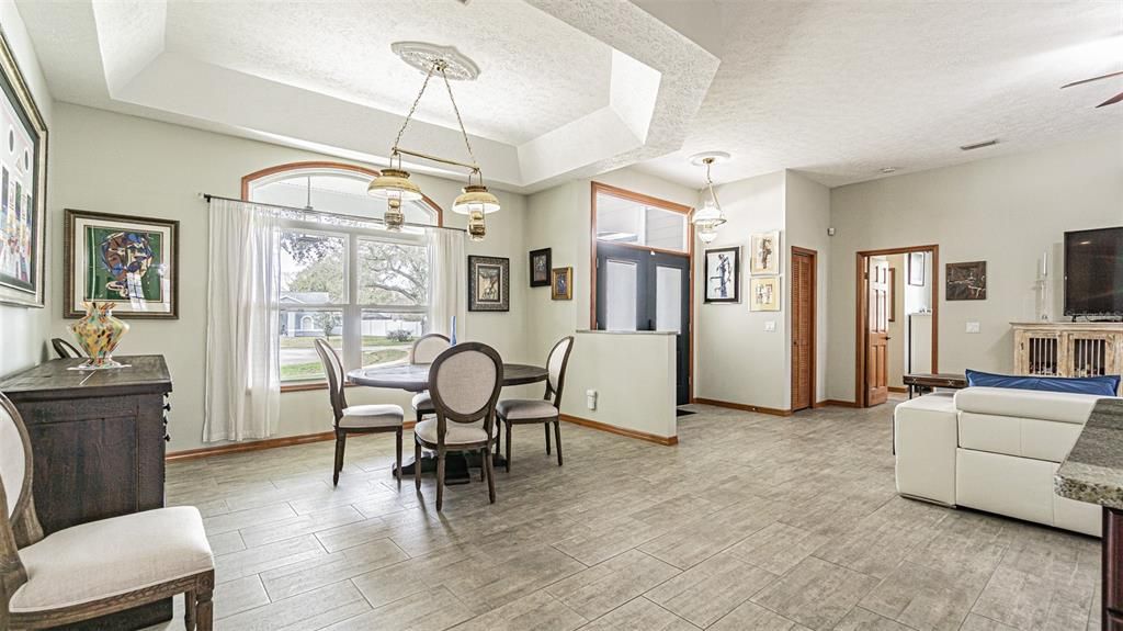 En Venta: $595,000 (3 camas, 2 baños, 1838 Pies cuadrados)