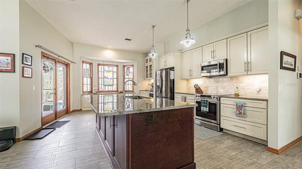 En Venta: $595,000 (3 camas, 2 baños, 1838 Pies cuadrados)