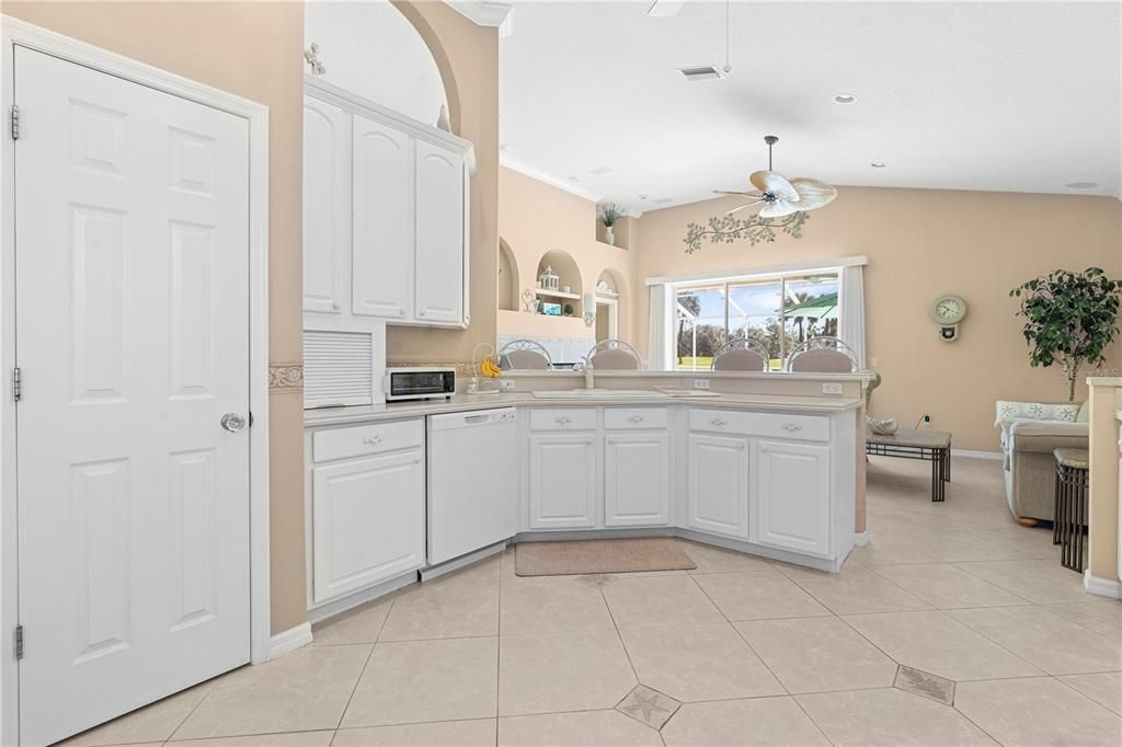 For Sale: $535,000 (3 beds, 2 baths, 2172 Square Feet)