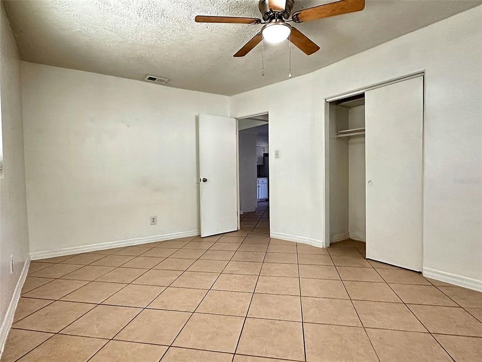 Active With Contract: $1,750 (2 beds, 1 baths, 900 Square Feet)